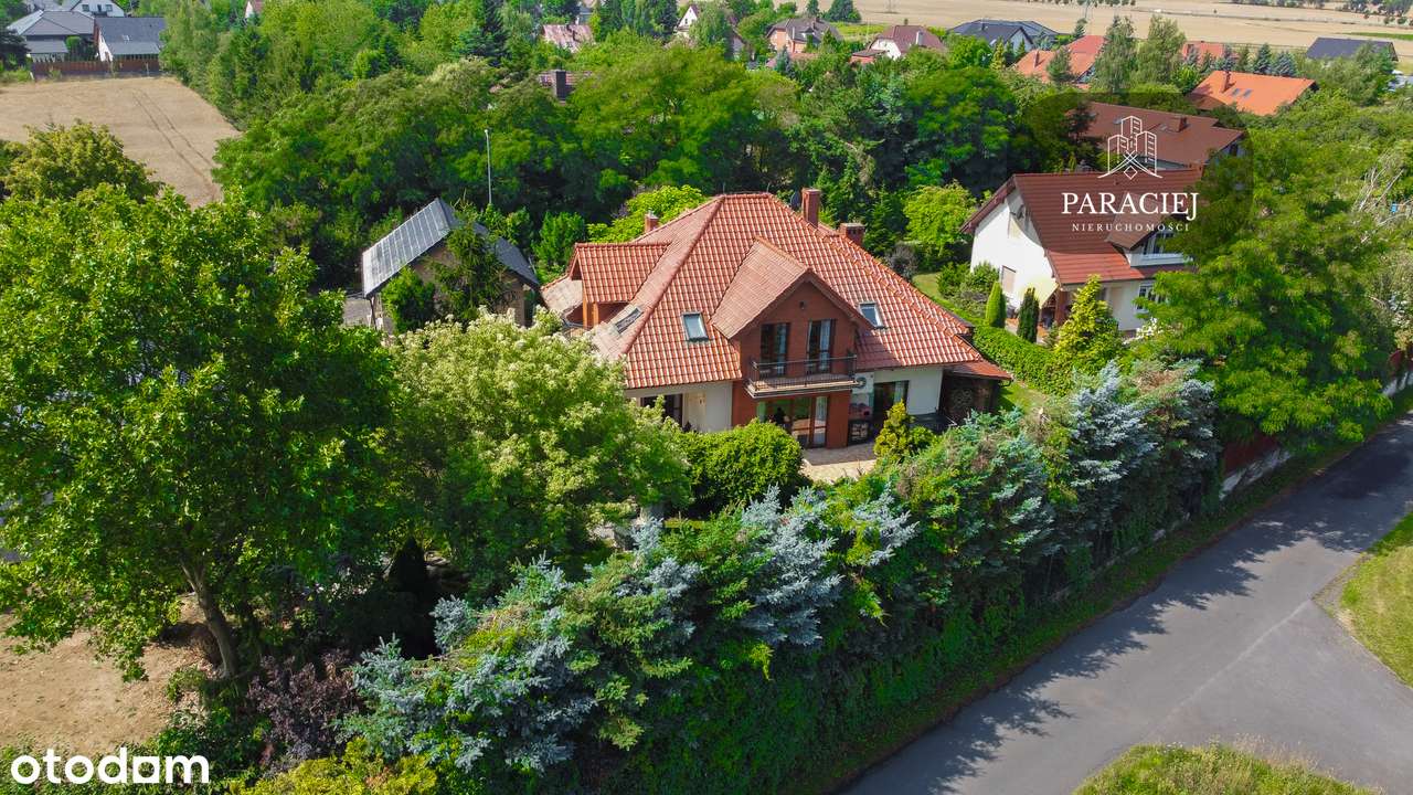 Dom z Pięknie Zagospodarowanym Ogrodem - ZOBACZ FILM-17