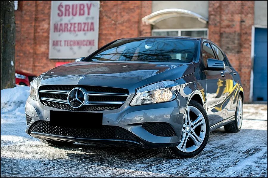 Mercedes-Benz A W176 180 (BlueEFFICIENCY) Urban 2015