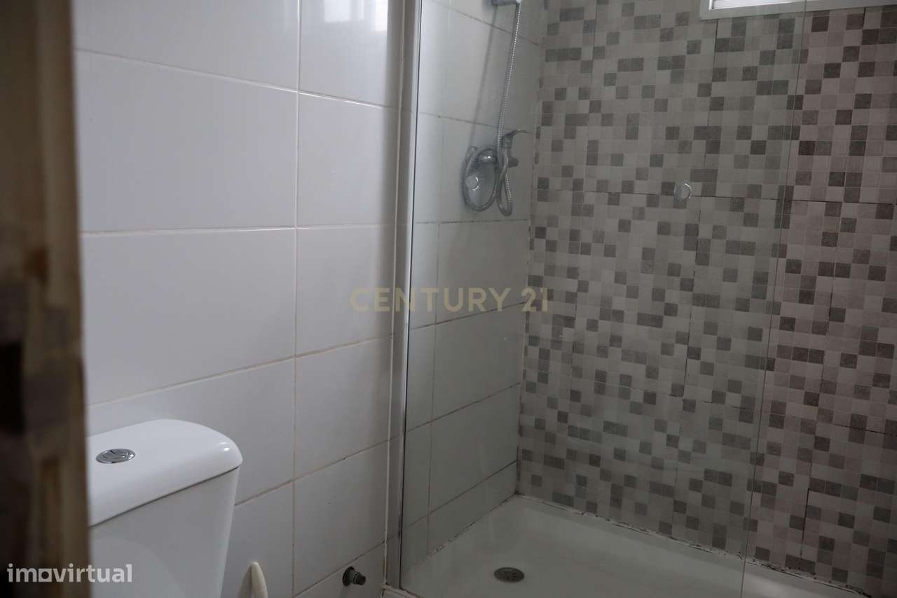 Apartamento T2+1 - Vale da Amoreira-13