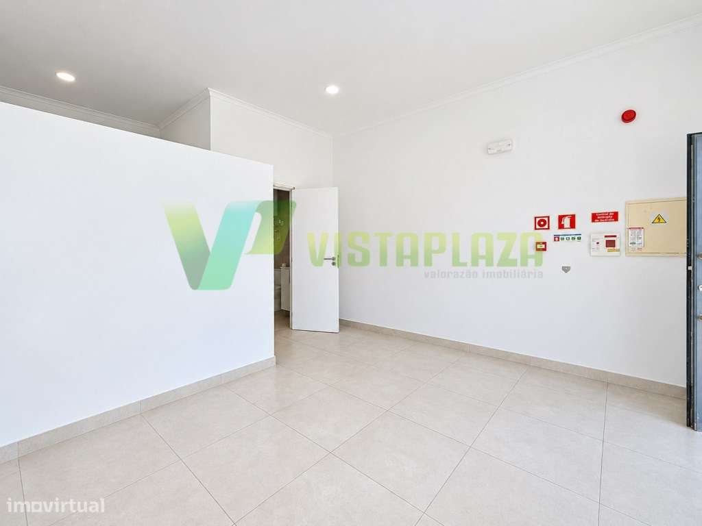 Escritório de 30 m² para Venda em Portimão - Ideal para Investimento-11