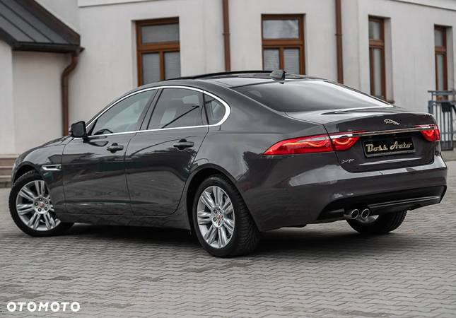 Jaguar XF 2.0 i4D Prestige - 9