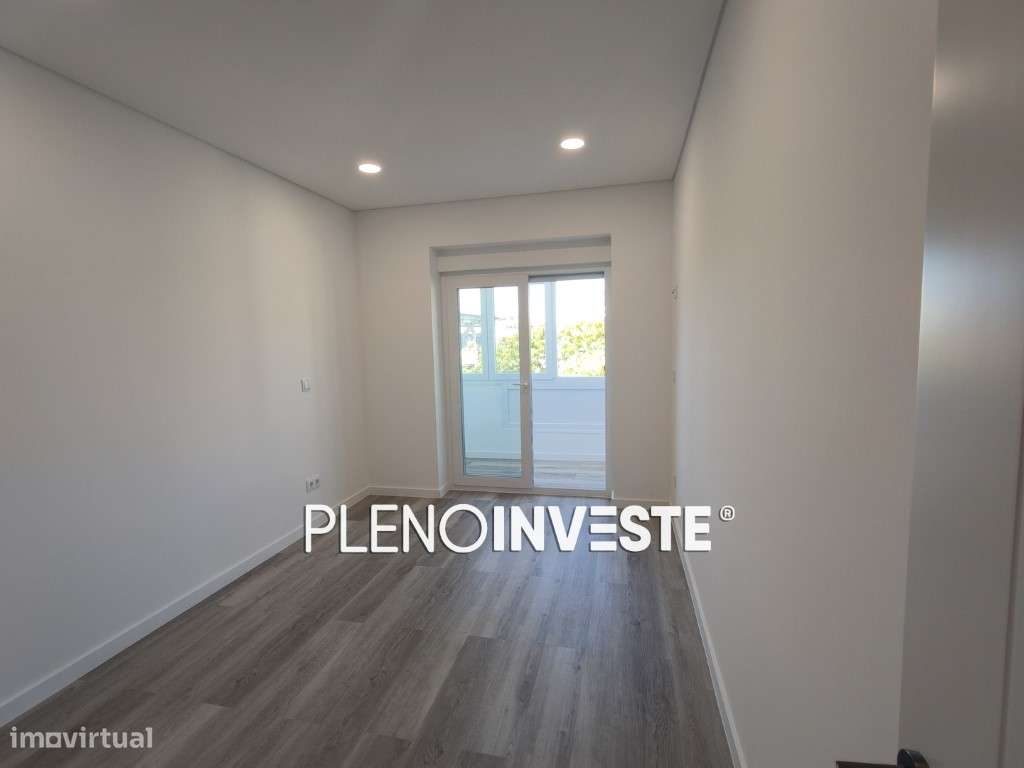 T2 totalmente remodelado em Corroios-21