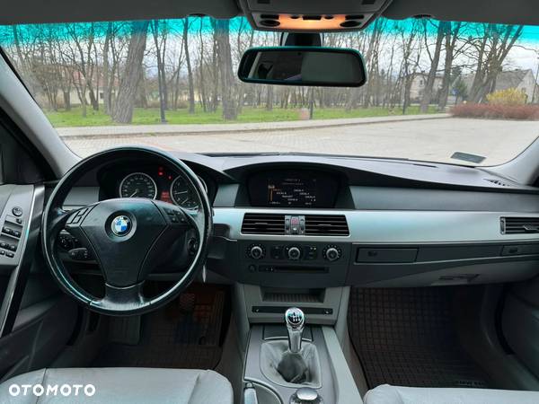 BMW Seria 5 520i - 13