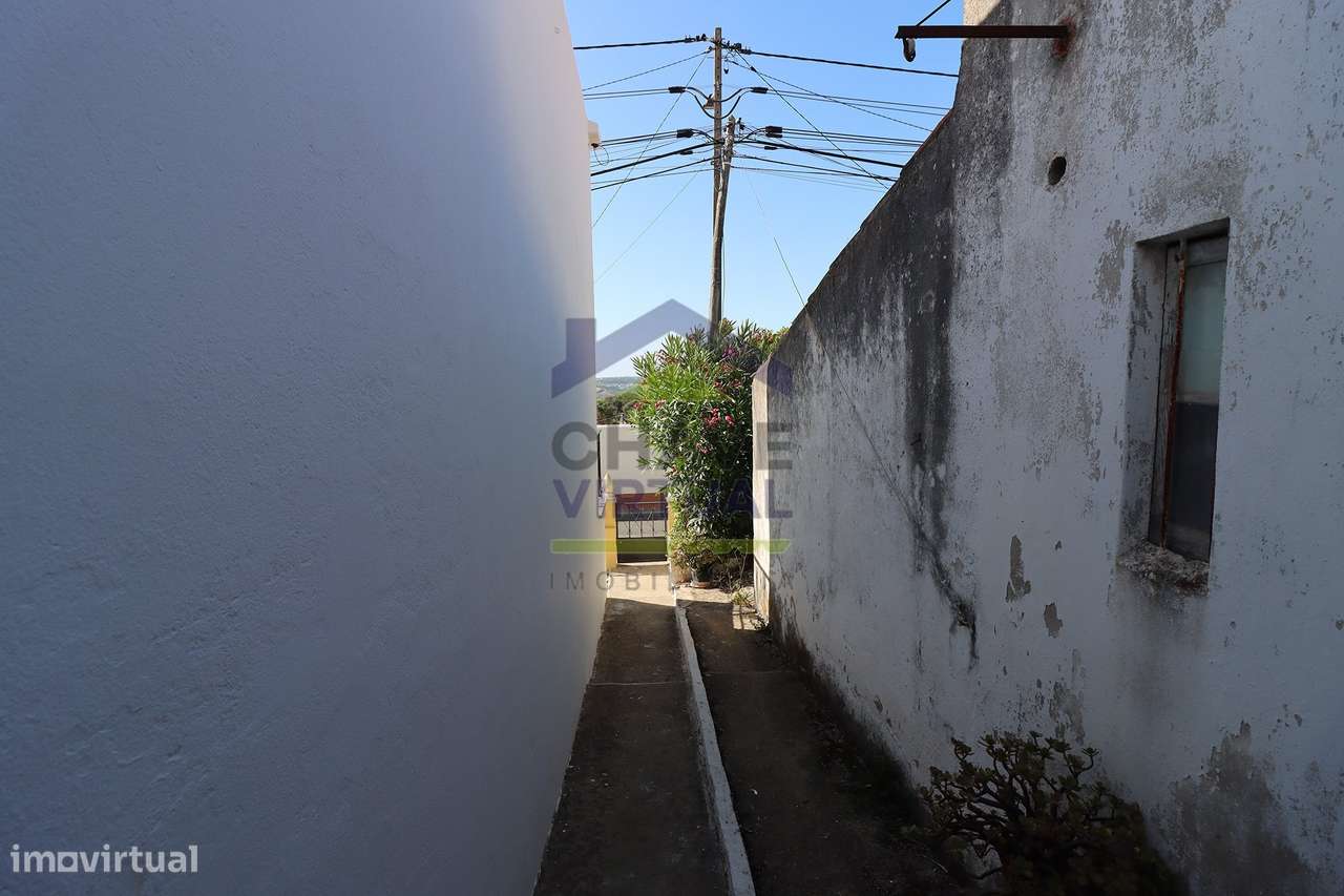 Moradia V3 com garagem e anexo  – Concelho Torres Vedras-35