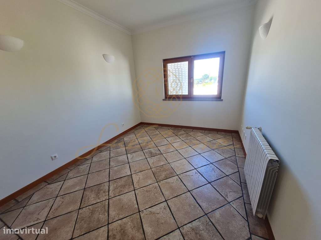 Moradia isolada V3+2 situada em Caixas, Sesimbra com Piscina-37