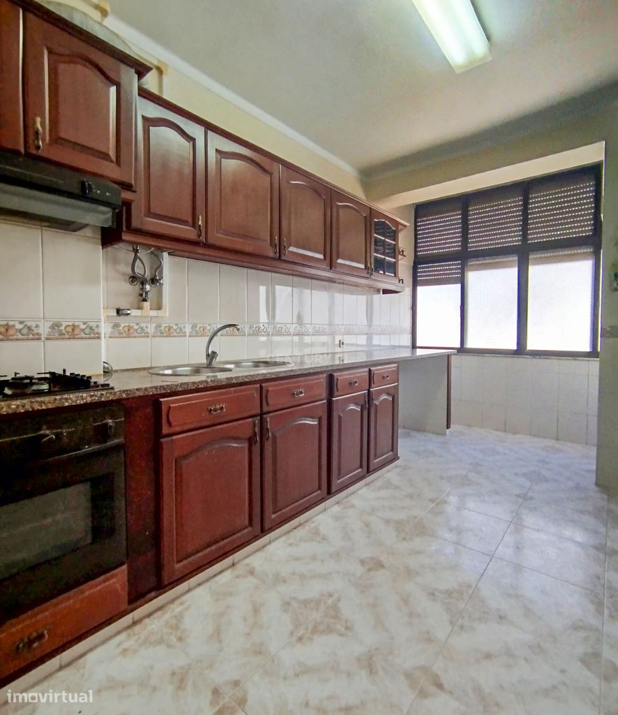 Apartamento T2  Barreiro ( vila Chã ,Santo Antônio da charneca.)