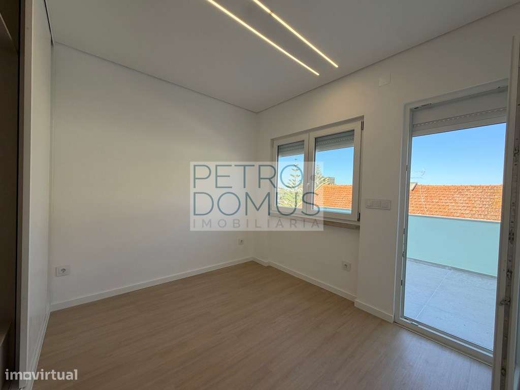 T2+1 EM PRÉDIO TOTALMENTE REMODELADO - ALMADA - VISTA CRISTO REI-19