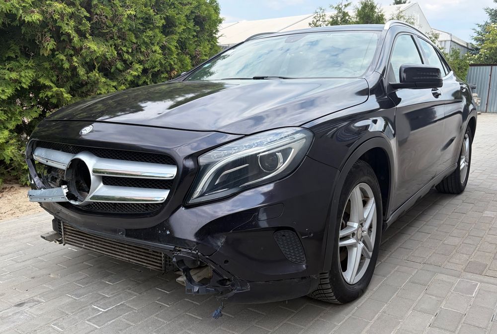 Mercedes-Benz GLA 220 d 4Matic 7G-DCT Style 2015