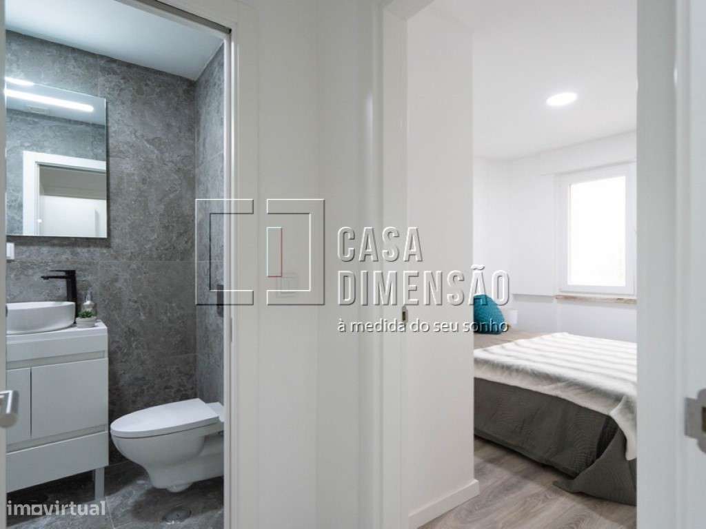 Apartamento de tipologia T3, com Varandas em Benfica!!-0