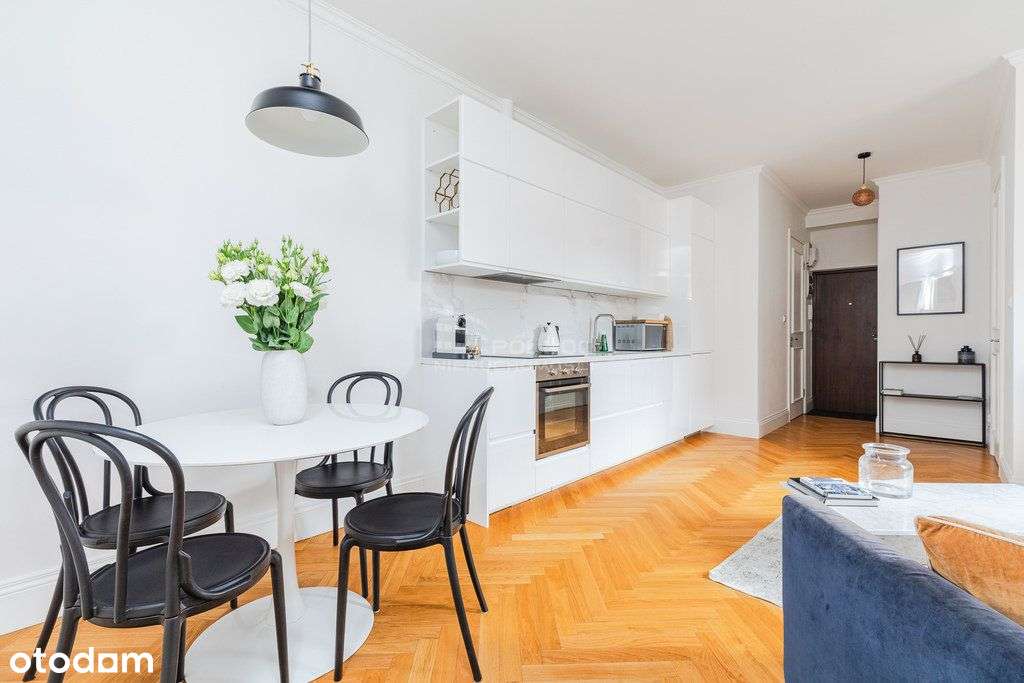 4 pok. w zabytkowej kamienicy na Pradze - Pełny obrazek: 4/14