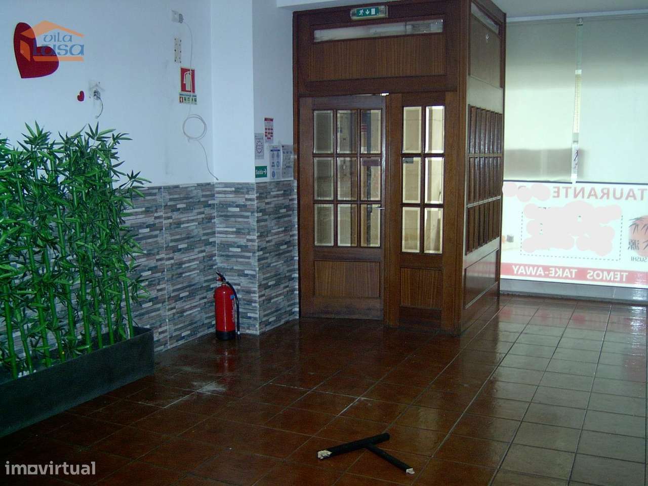 1 LOJA (2 frações unidas) junto às piscinas de Águas Santas - Grande imagem: 4/9