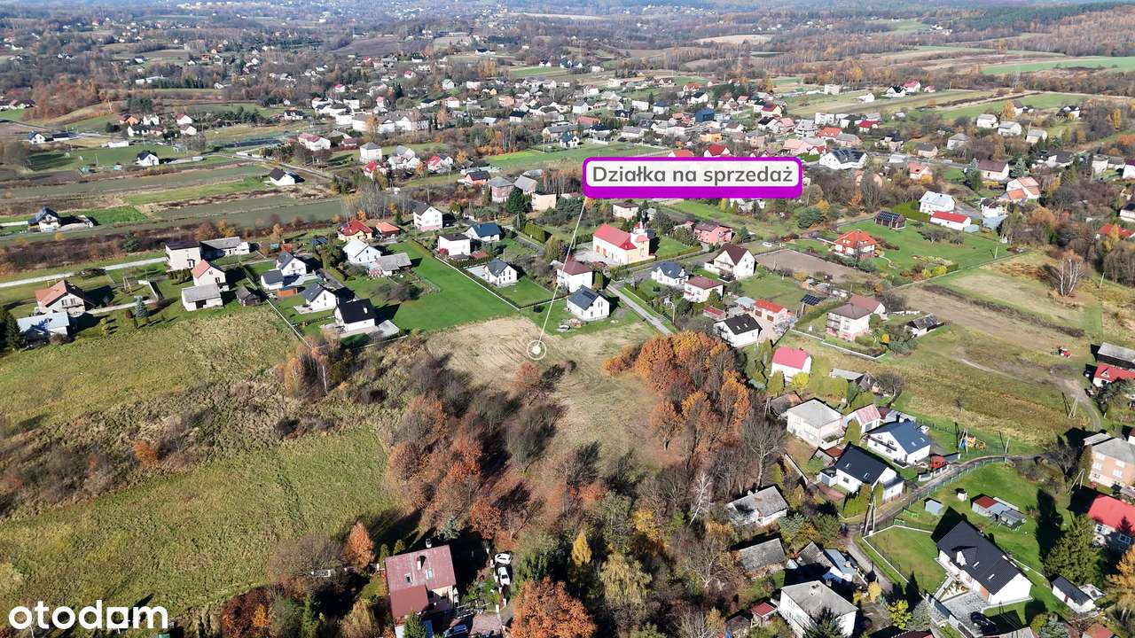 Budowlana działka w spokojnej wsi – 717 m²-10