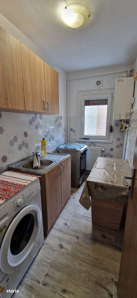 Ap 2 Camere Parter zona Girocului 300 euro - Imagine principală: 4/7