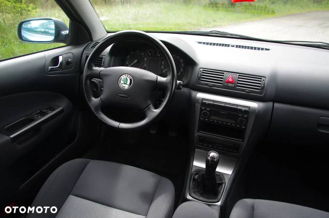 Skoda Octavia 1.6 Rider - 7