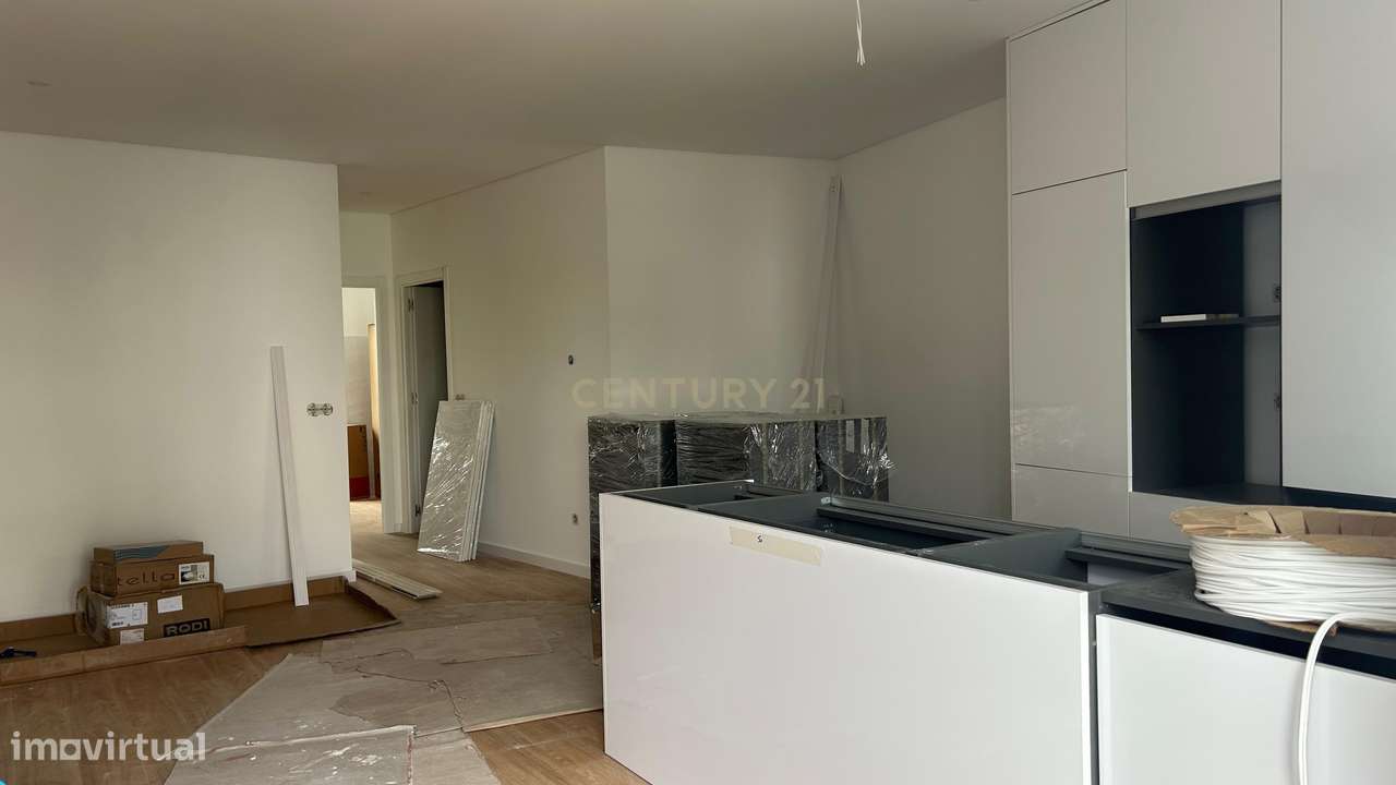 Excelente Oportunidade – T2+2 Duplex em Águas Santas-13