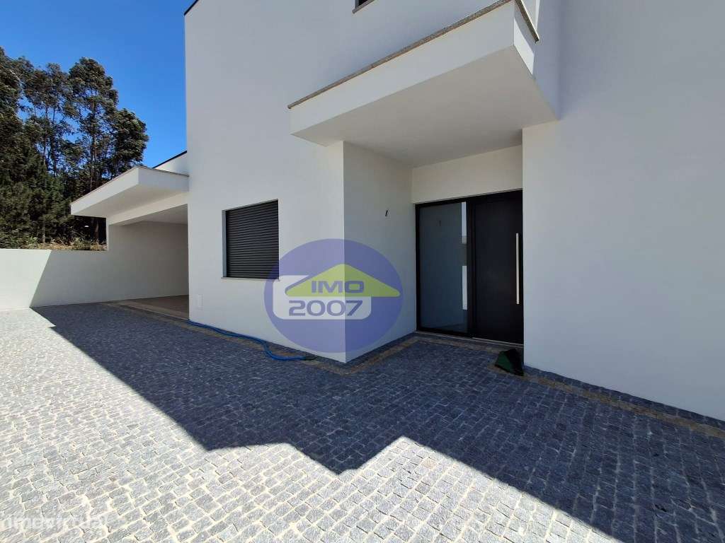 Moradia T4 com 3 Suítes - Santa Maria da Feira - Grande imagem: 3/60