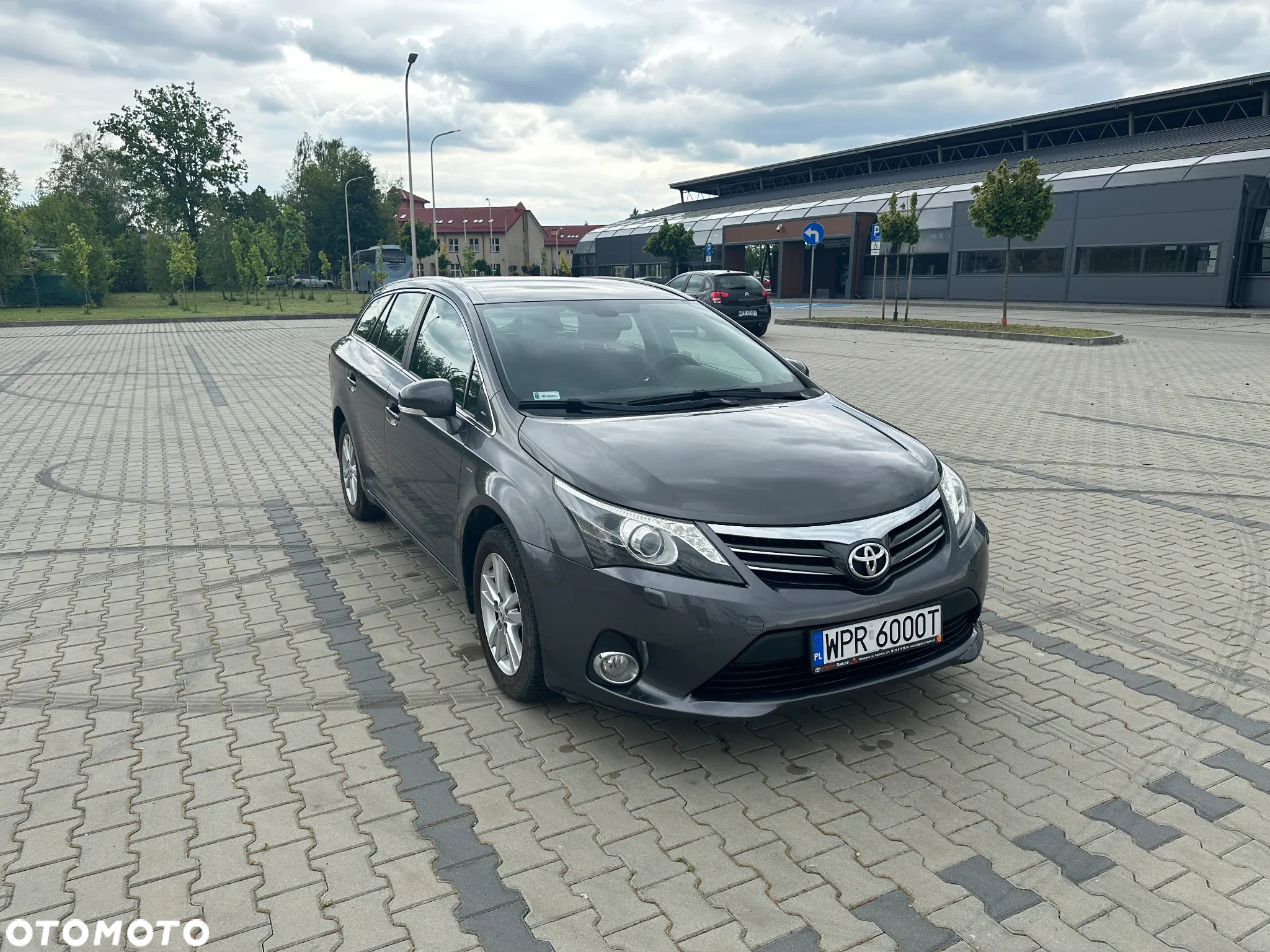 Toyota Avensis 1.8 Sol - 4