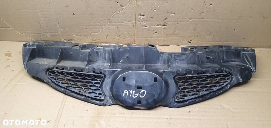 Grill atrapa zderzaka Toyota Aygo 53111-0H010 - 1