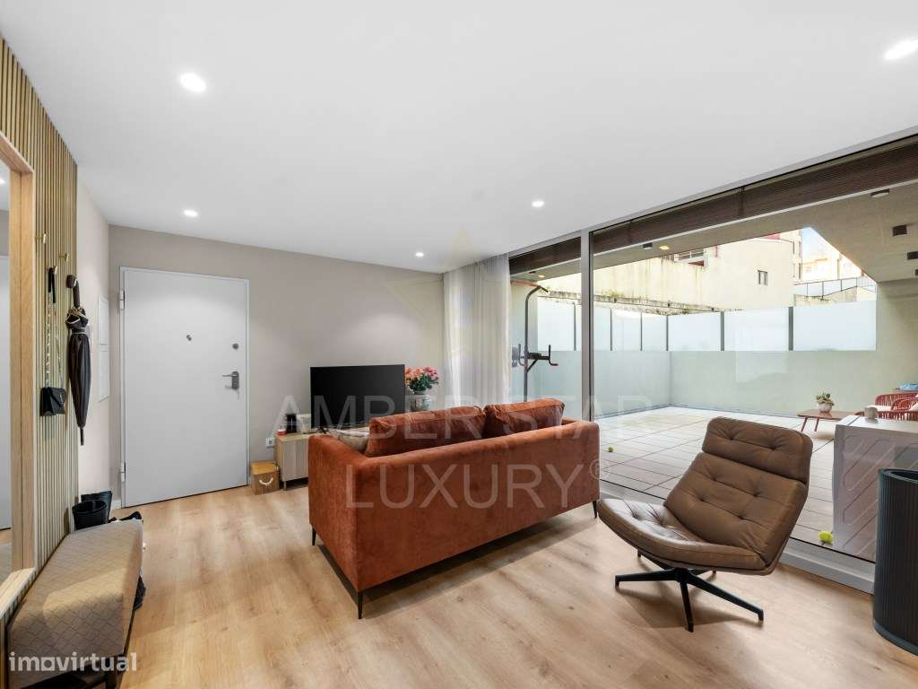 T2 com terraço de 32 m2 em edifício com elevador e garagem em pleno... - Grande imagem: 4/21