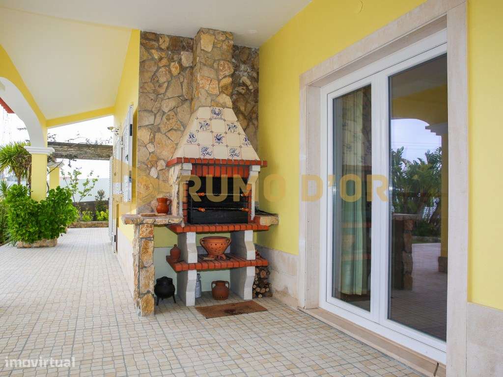 Moradia Exclusiva com áreas Independentes - junto a Arruda dos Vinhos-35