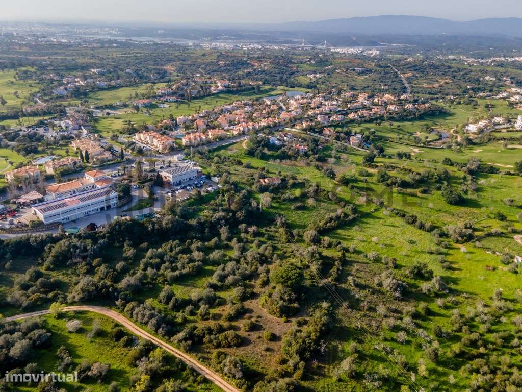 Terreno Misto com ruína junto aos Campos de Golfe do Gramacho - Lagoa-16