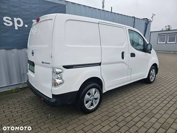 Nissan E-NV200 - 10