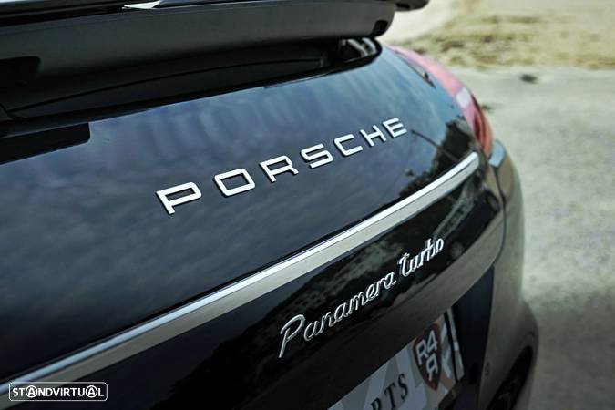 Porsche Panamera Turbo PDK - 20