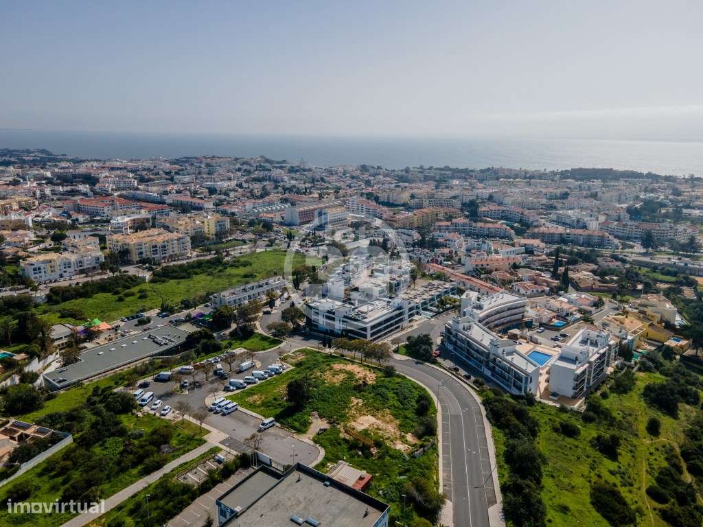Apartamento T2 com piscina, Estacionamento Privativo, no Centro de ...-11