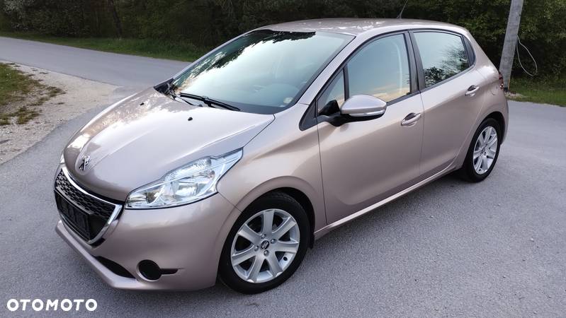 Peugeot 208 E-HDi 92 Stop&Start Style - 1