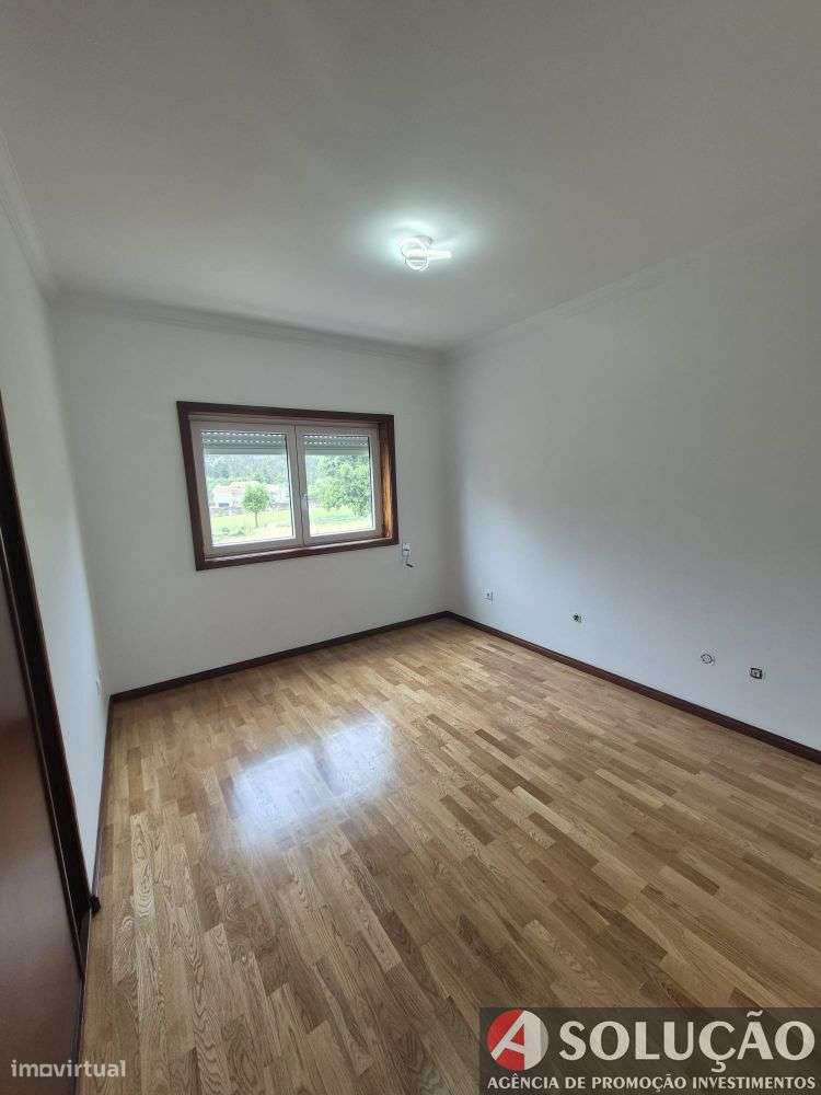 Apartamento T2 em Oliveira do Douro-15
