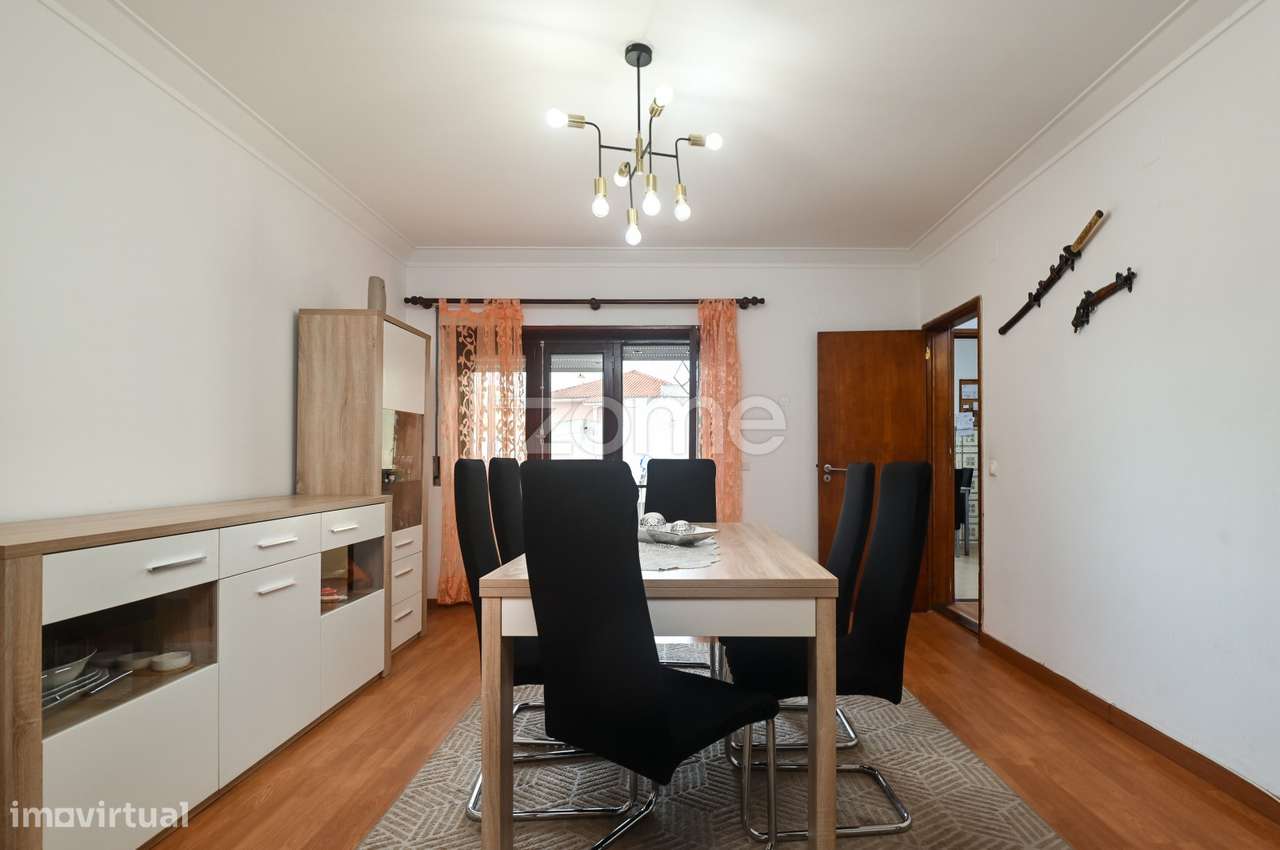 Moradia T3 com jardim e garagem em Porto Salvo - Grande imagem: 5/38