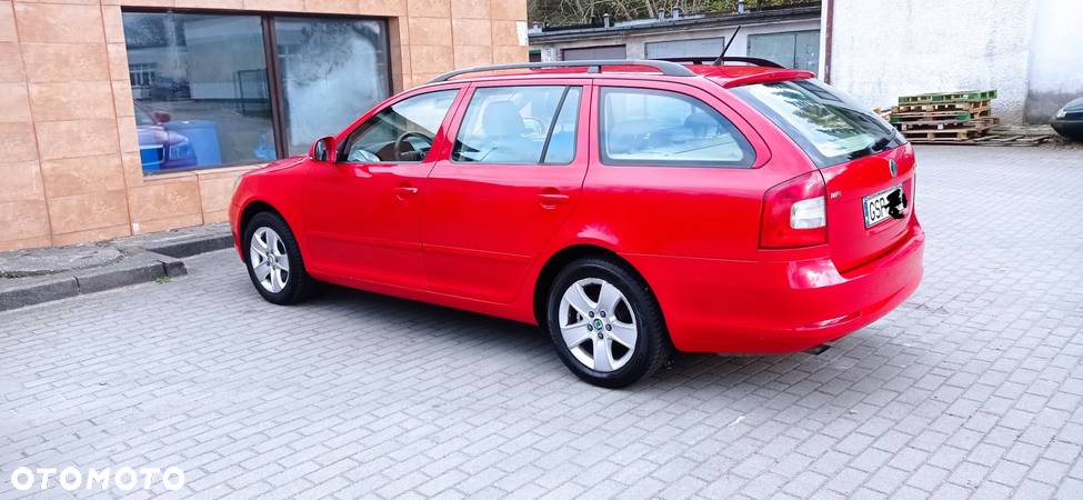 Skoda Octavia 1.6 Elegance - 12