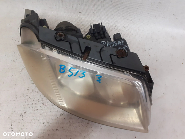 * LAMPA PRZEDNIA PRAWA PRZÓD PRAWO VOLKSWAGEN PASSAT B5 LIFT - 2