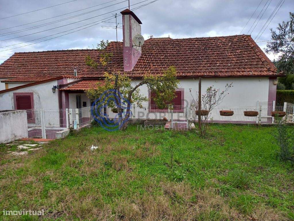 Moradia T3 com terreno e poço pronta para habitar em Ferreira do Zêzer - Grande imagem: 3/24