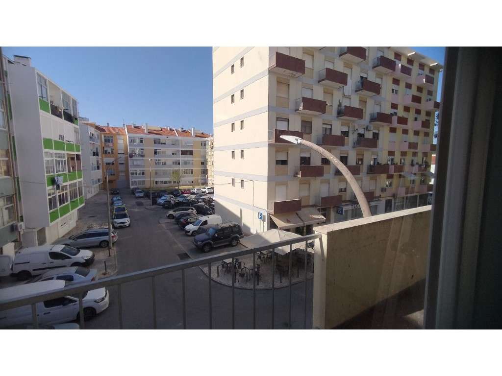 T3 Remodelado no Bairro de Montalvão-11