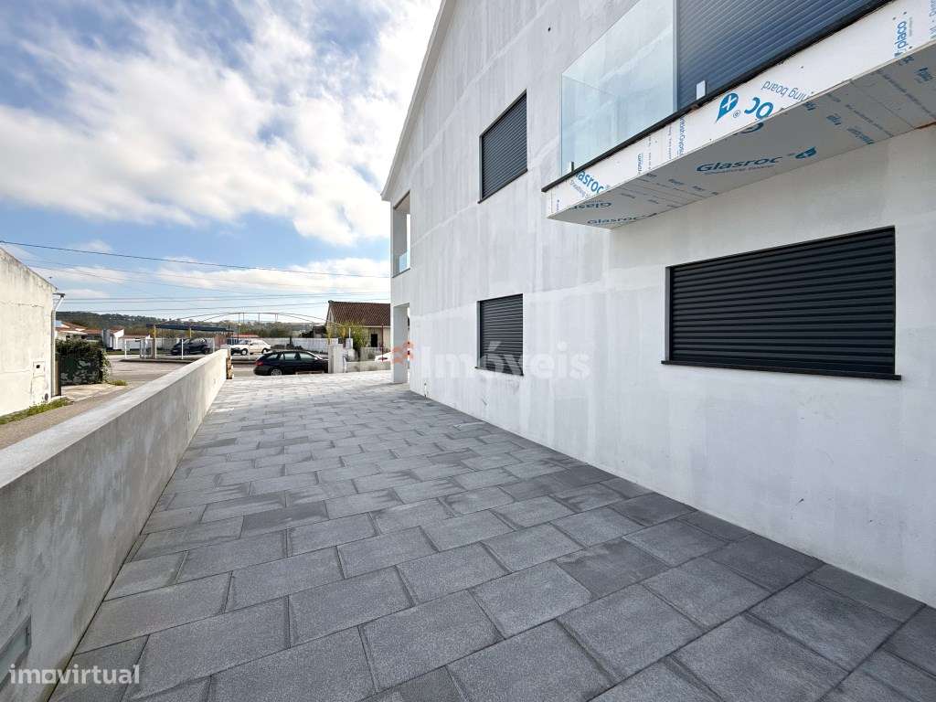 Moradia T4 remodelada em Carvalhos de Figueiredo, Tomar - Grande imagem: 3/60