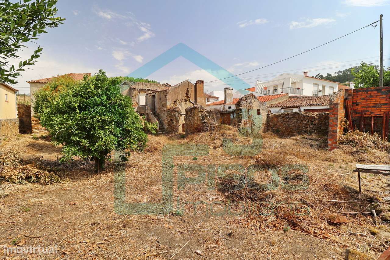 Moradia para recuperar 323 m², dois pisos, 25 minutos de Torres Vedras-7