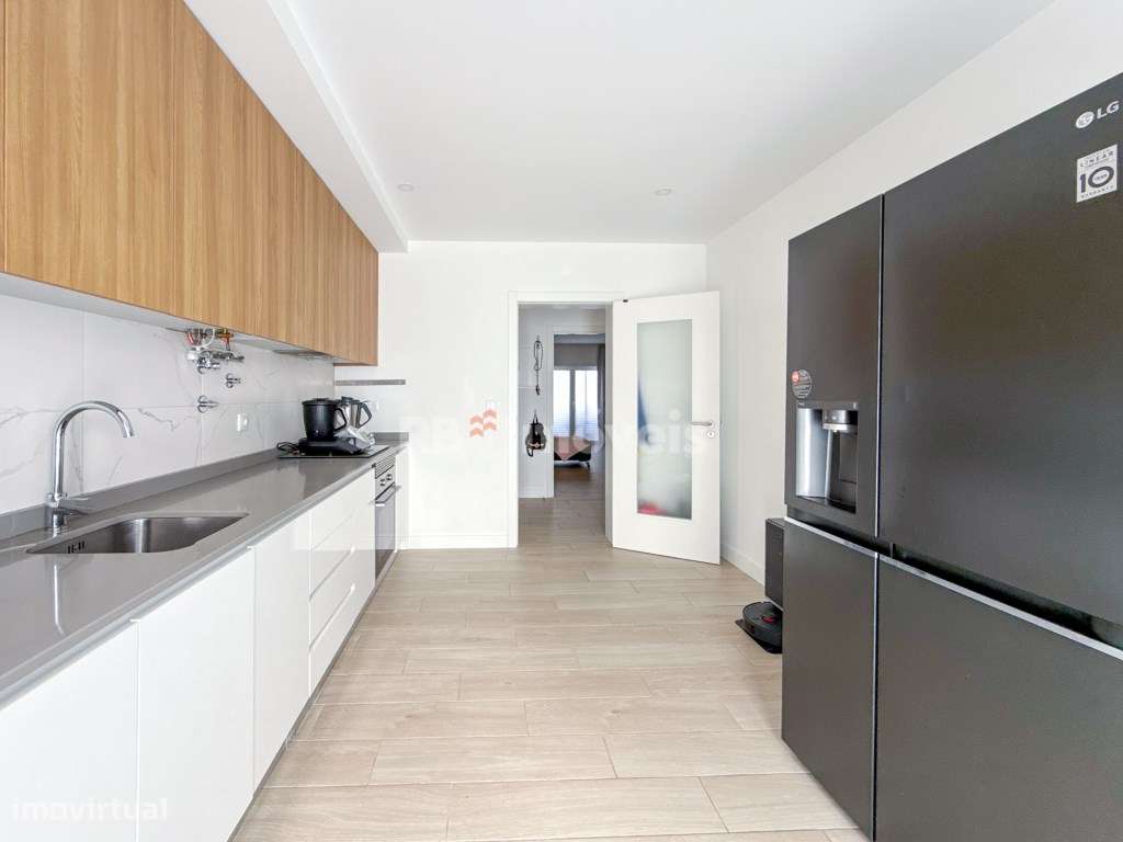 Apartamento T3 Semi-Novo, c/ Garagem - em Constância-11