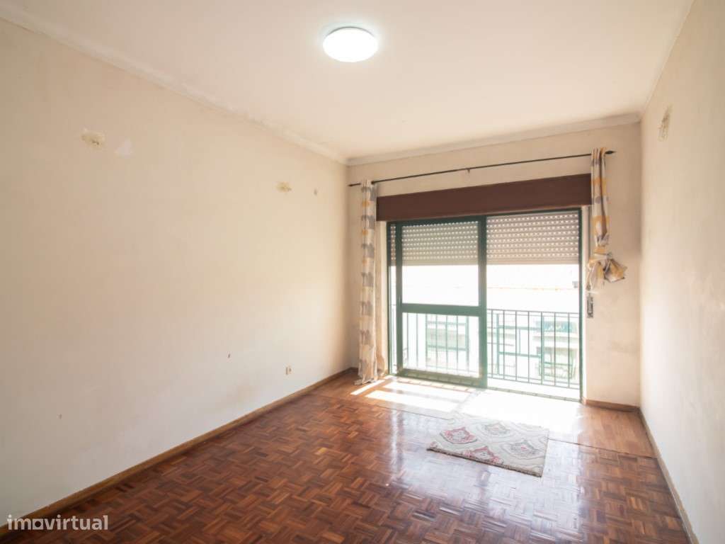 T3 para Remodelar no Centro de Samora Correia | Excelente Potencial-17