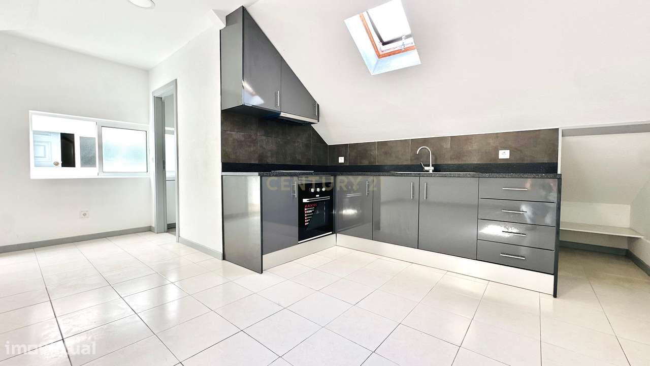 Prédio Urbano no Centro do Funchal – Oportunidade de Investimento - Lo-35