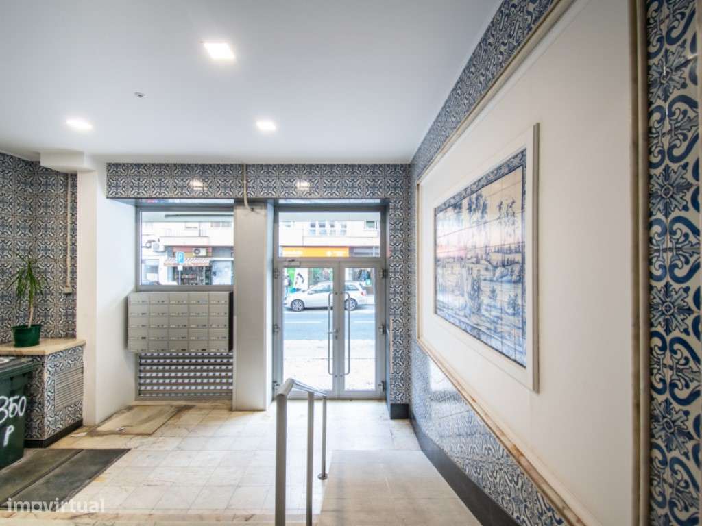 Apartamento T1 Renovado na Estrada de Benfica-22