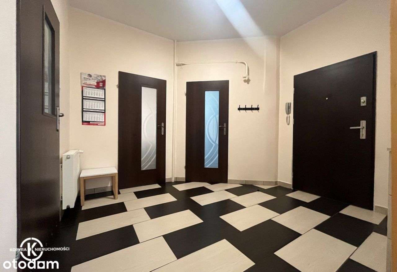 Na sprzedaż przestronne mieszkanie 5-pokojowe-8