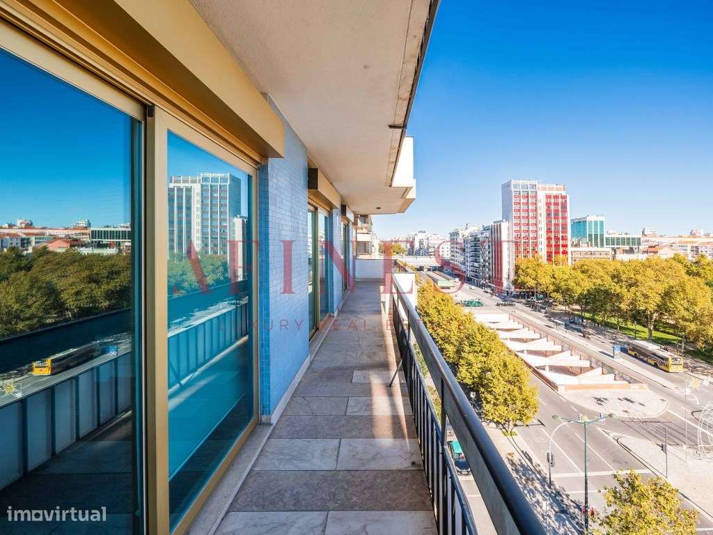 APARTAMENTO T6 NO CAMPO PEQUENO - LISBOA - Grande imagem: 2/53