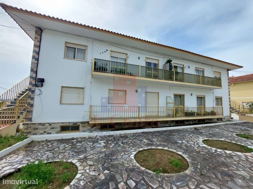 Prédio com 7 apartamentos no centro de Caldas da Rainha - Grande imagem: 3/52