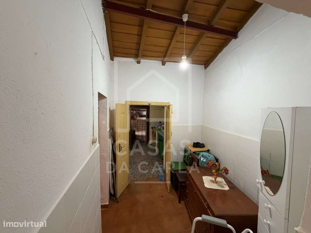 Moradia T2 com quintal e garagem em Selmes-6