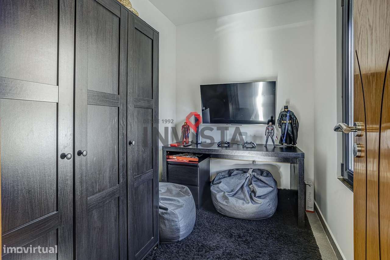 Moradia no Centro de Alverca com piscina-19