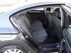 Volkswagen Passat 2.0 TDI SCR Comfortline - 16