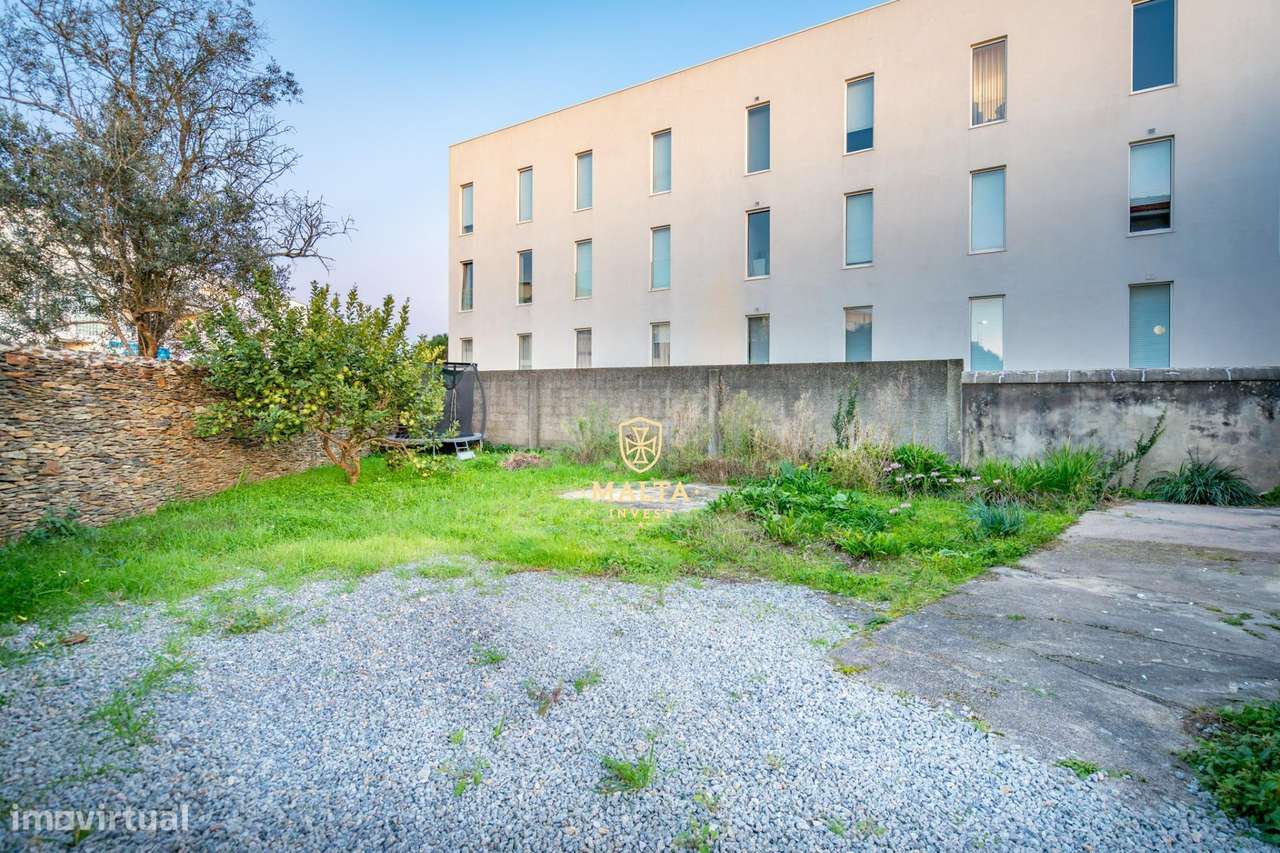 Moradia Bifamiliar com 3 Pisos no Centro de Fão – Esposende-32