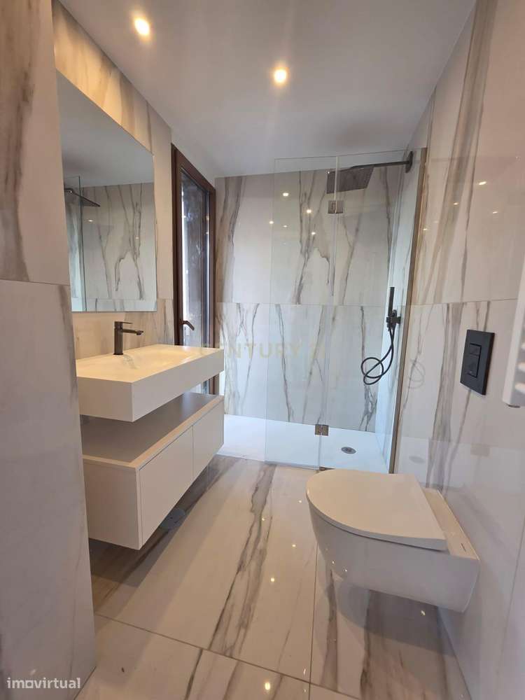 Apartamento T4 - 4 Suites e Piscina Privativa | Empreendimento Douro N-25