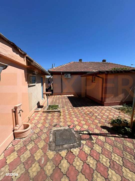 Casa 4 Camere de vanzare in zona  KM 5 - Constanta | Teren 520 mp